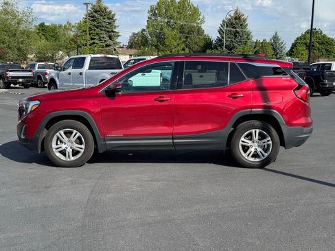 Used 2020 GMC Terrain SLE w/ Driver Convenience Package AWD/4WD image 4