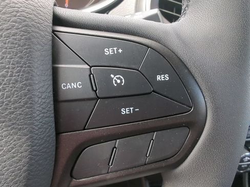 Used 2022 Jeep Cherokee Trailhawk AWD/4WD image 30