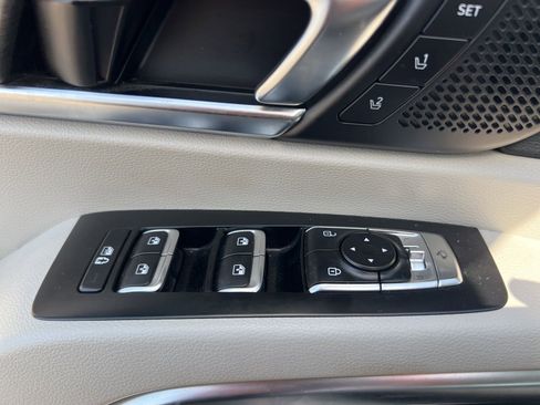 Used 2022 Kia Telluride SX w/ Towing Package image 12