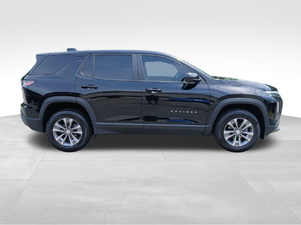 Used 2025 Chevrolet Equinox LT AWD/4WD image 8