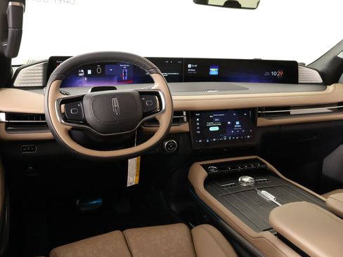 New 2026 Lincoln Navigator Black Label AWD/4WD image 2