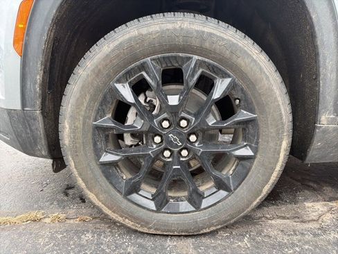 Used 2026 Chevrolet Traverse LT w/ Midnight/Sport Edition image 9