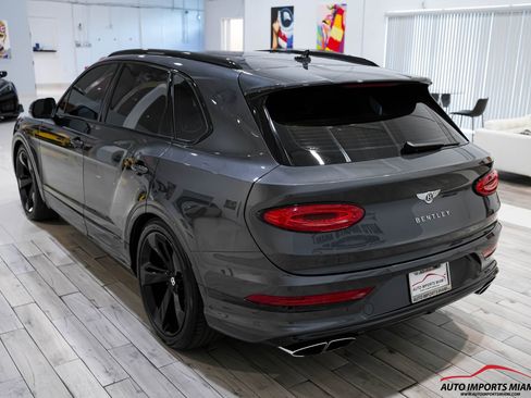 Used 2021 Bentley Bentayga image 16