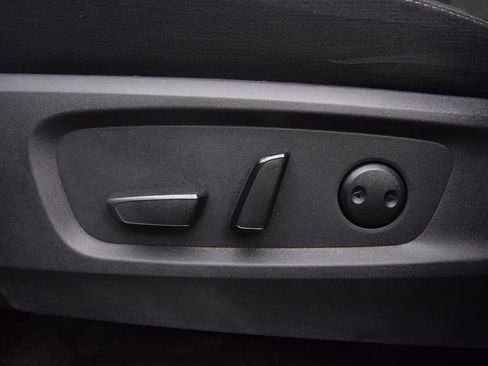 Used 2025 Nissan Pathfinder SV AWD/4WD image 28