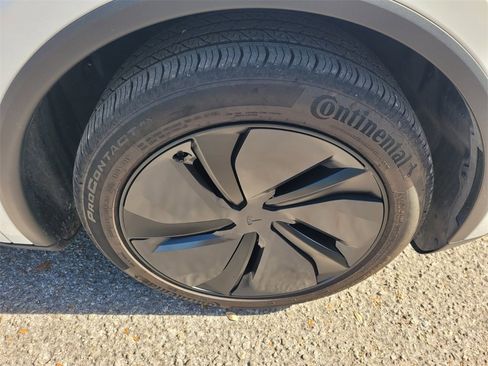 Used 2026 Tesla Model Y Long Range image 19