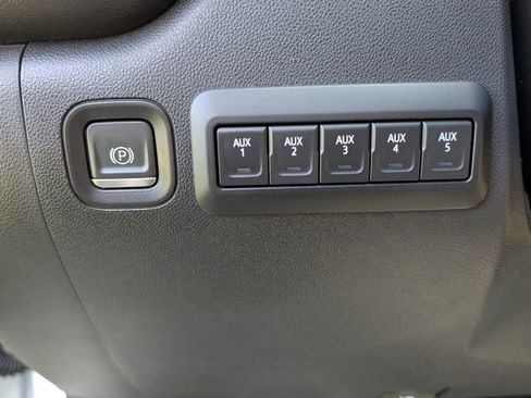 Used 2024 Chevrolet Silverado 2500 Custom w/ Snow Plow Prep/Camper Package AWD/4WD image 27