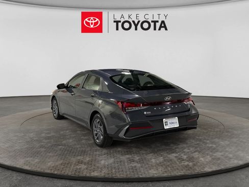 Used 2024 Hyundai Elantra SEL FWD image 5