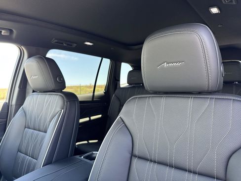 New 2026 Buick Enclave Avenir w/ Super Cruise Package FWD image 23
