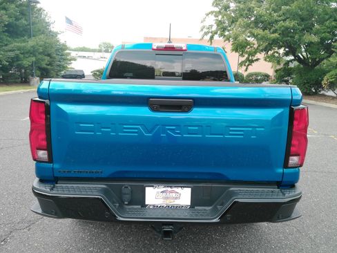 Used 2023 Chevrolet Colorado Z71 w/ Z71 Convenience Package 2 AWD/4WD image 7