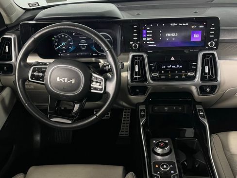 Used 2023 Kia Sorento SX Prestige image 11