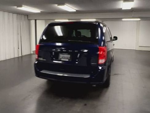 Used 2016 Dodge Grand Caravan SXT w/ Rear Park Assist Package FWD image 8