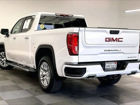 Used 2023 GMC Sierra 1500 Denali w/ Denali Carbonpro Edition AWD/4WD image 10