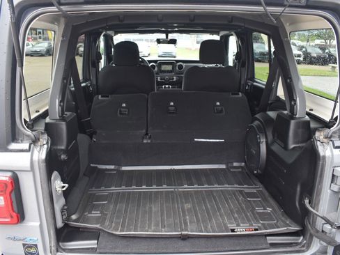 Used 2023 Jeep Wrangler Unlimited Rubicon 4xe w/ Cold Weather Group AWD/4WD image 48