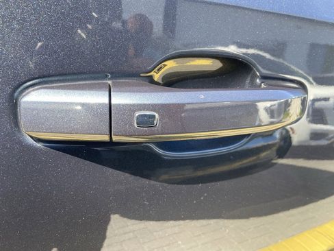 Used 2022 GMC Sierra 1500 AT4 w/ AT4 Premium Package image 11