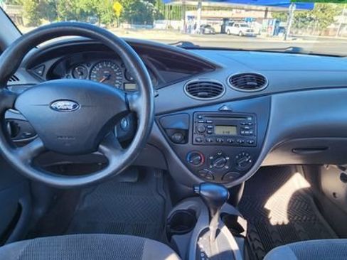 Used 2003 Ford Focus LX FWD image 8