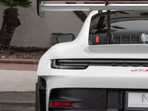 Used 2025 Porsche 911 GT3 RS RWD image 9