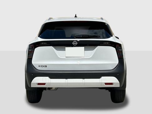 New 2026 Nissan Kicks SV image 3