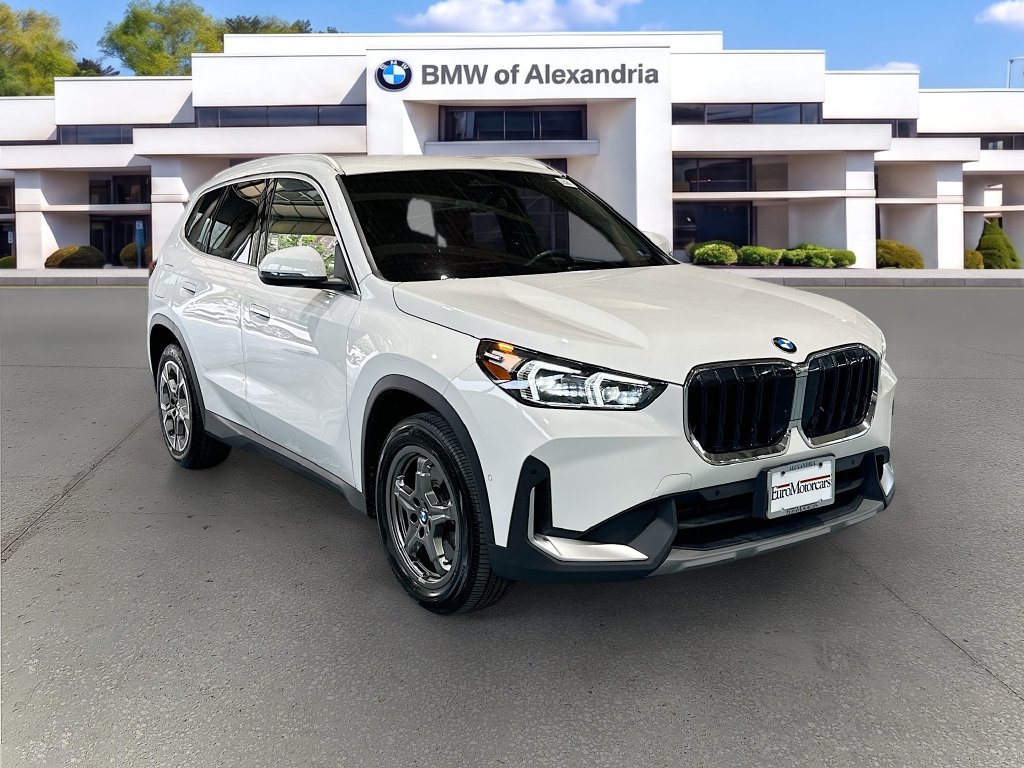 Used 2023 BMW X1 xDrive28i w/ Convenience Package AWD/4WD image 3