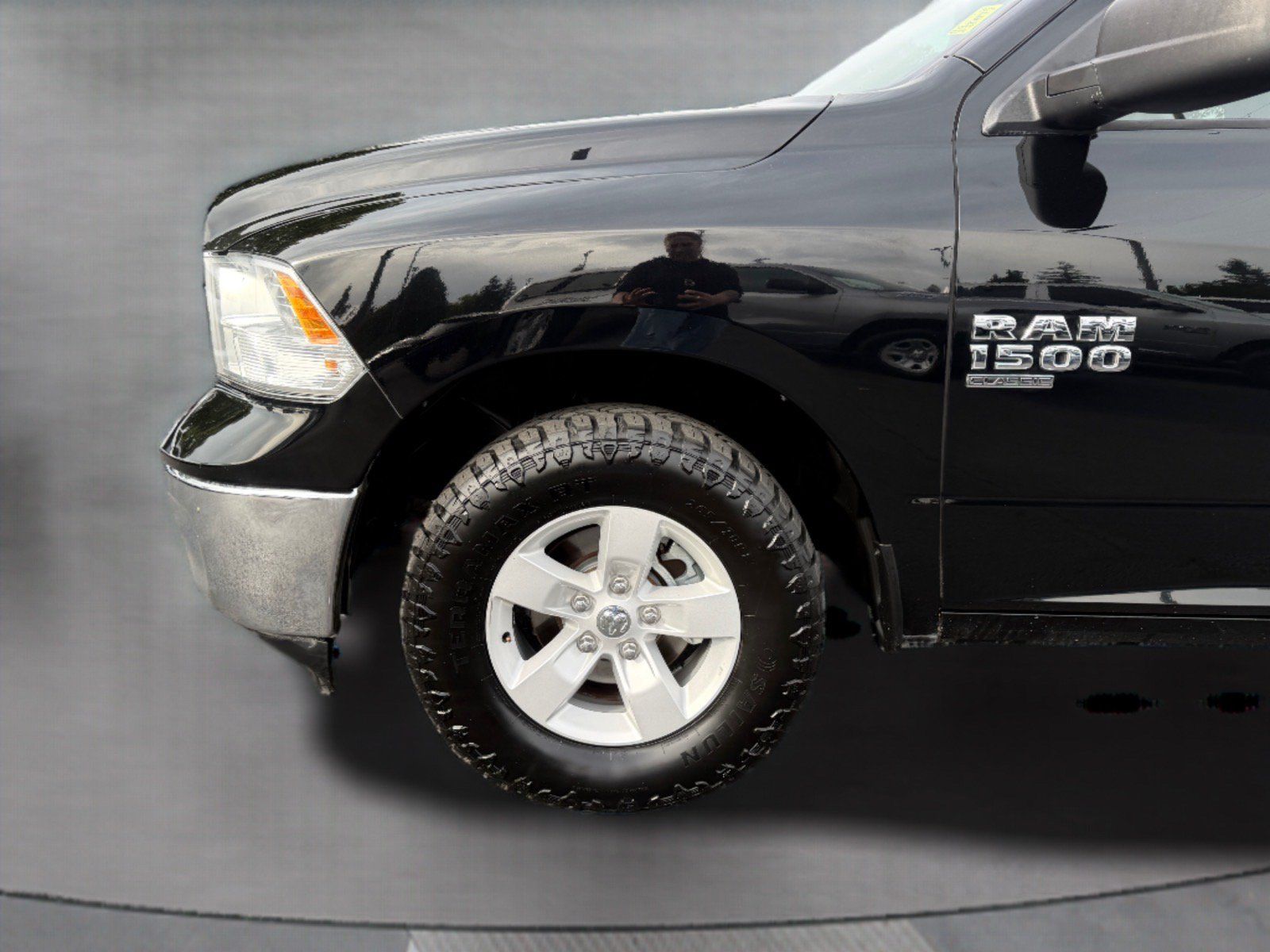 Used 2021 RAM 1500 Classic SLT RWD image 12