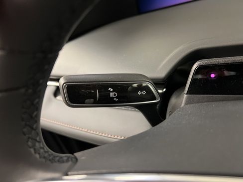 Used 2025 Lincoln Nautilus Premier w/ Equipment Group 102A image 17