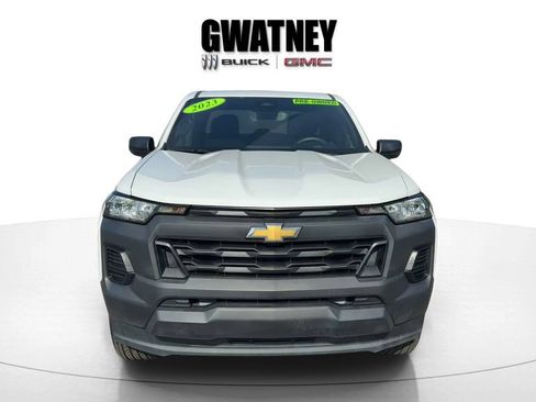 Used 2023 Chevrolet Colorado W/T RWD image 2