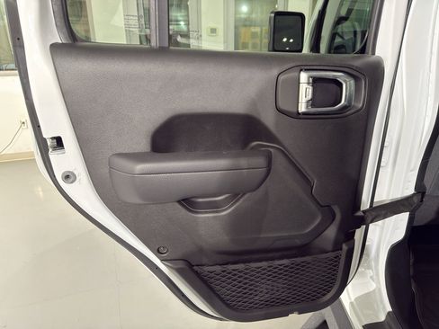 Used 2024 Jeep Wrangler Sport S image 13