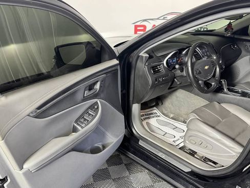 Used 2017 Chevrolet Impala Premier FWD image 10