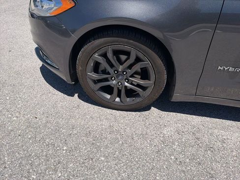 Used 2018 Ford Fusion SE w/ Equipment Group 601A image 8