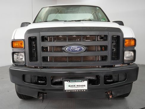 Used 2008 Ford F250 XL image 2