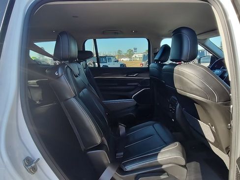 Used 2023 Jeep Grand Cherokee L Limited w/ Black Appearance Package image 26