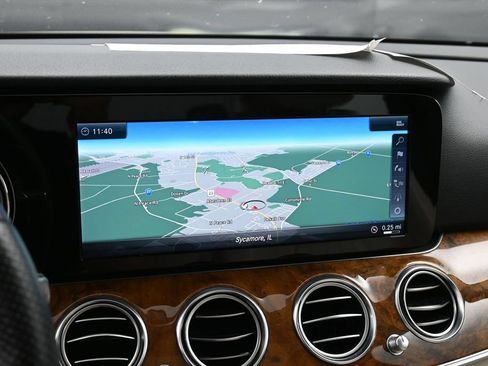 Used 2018 Mercedes-Benz E 300 4MATIC image 13