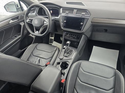 Used 2022 Volkswagen Tiguan SEL R-Line image 12