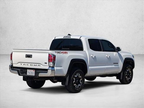 Used 2023 Toyota Tacoma TRD Off-Road w/ Black Out Package (TMS) AWD/4WD image 8