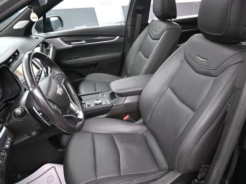 Used 2024 Cadillac XT6 Sport w/ Technology Package AWD/4WD image 28