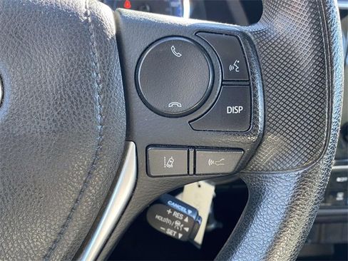 Used 2018 Toyota Corolla LE image 20