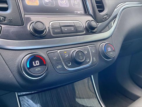 Used 2018 Chevrolet Impala LT image 33