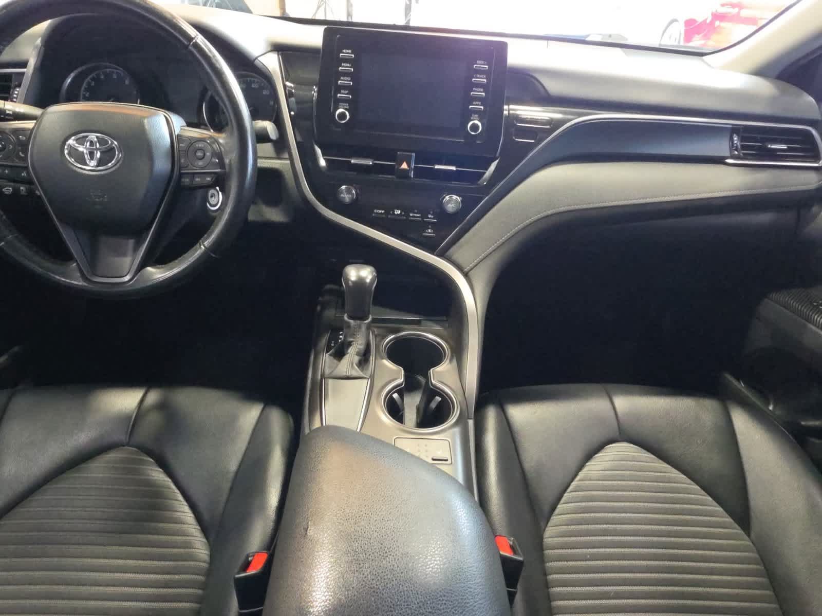 Used 2022 Toyota Camry SE FWD image 27