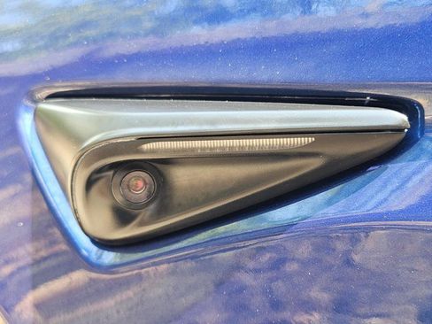 Used 2023 Tesla Model Y Long Range AWD/4WD image 33