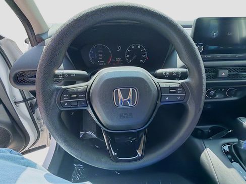 Used 2024 Honda HR-V LX image 10
