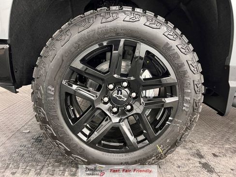 New 2026 Chevrolet Silverado 1500 Custom Trail Boss w/ Dark Appearance Package AWD/4WD image 20