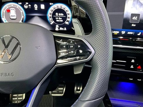 Used 2025 Volkswagen Golf R Black Edition image 12