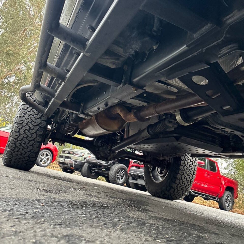 Used 2021 Toyota Tacoma TRD Off-Road w/ Technology Package AWD/4WD image 32