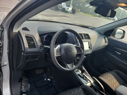 Used 2025 Mitsubishi Outlander Sport ES AWD/4WD image 17