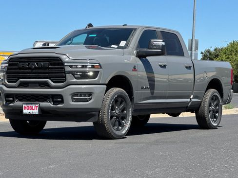 New 2026 RAM 2500 Laramie AWD/4WD image 7
