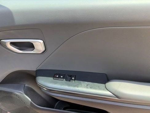 Used 2025 Kia K4 FWD image 37