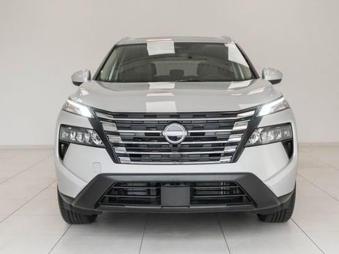 Used 2025 Nissan Rogue SV w/ SV Premium Package image 5