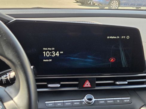 Used 2025 Hyundai Elantra Limited FWD image 20