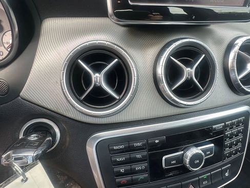 Used 2014 Mercedes-Benz CLA 250 4MATIC image 20