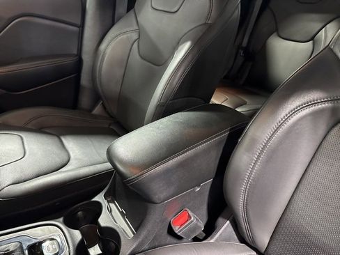 Certified 2021 Jeep Cherokee Limited w/ Elite Package image 23