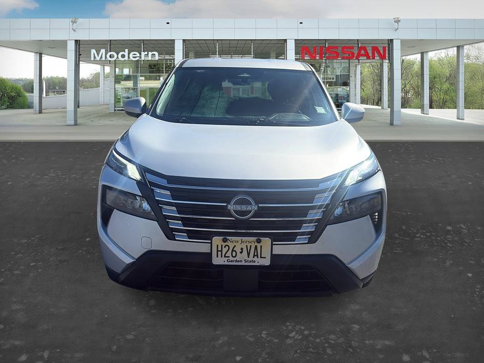 Certified 2025 Nissan Rogue SV AWD/4WD image 8